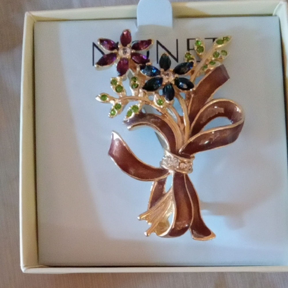 Monet Gold-Tone Floral Brooch vintage